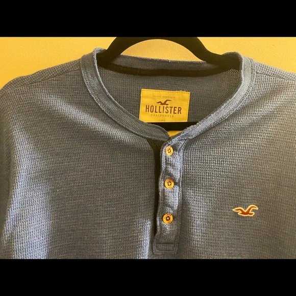 Brand New 3 Button Hollister Crewnecks - Picture 4 of 5